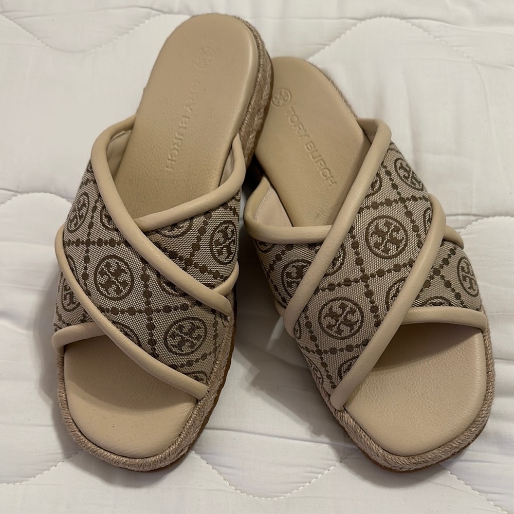 Tory Burch Beige and Brown Women's Sandals - New and never worn!